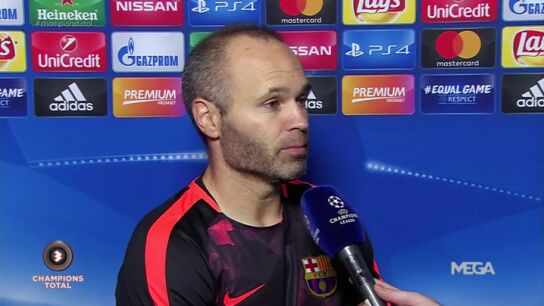 Iniesta: "Cuando Messi est&aacute; en el campo la diferencia es notable, pero es cuesti&oacute;n de sumar todos"