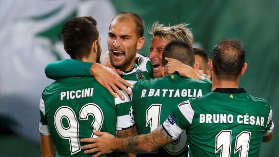 Los futbolistas del Sporting de Portugal celebran un gol