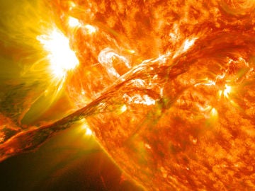 El Sol durante una ejección de materia estelar 