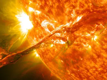 El Sol durante una ejección de materia estelar El Sol durante una ejección de materia estelar