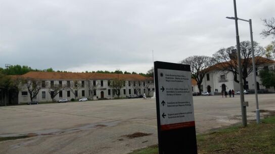 Fotograf&iacute;a de la Plaza de Armas de la exescuela Mec&aacute;nica de la Armada (ESMA)