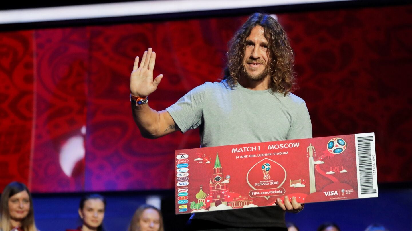 Puyol durante los ensayos del sorteo del Mundial de Rusia