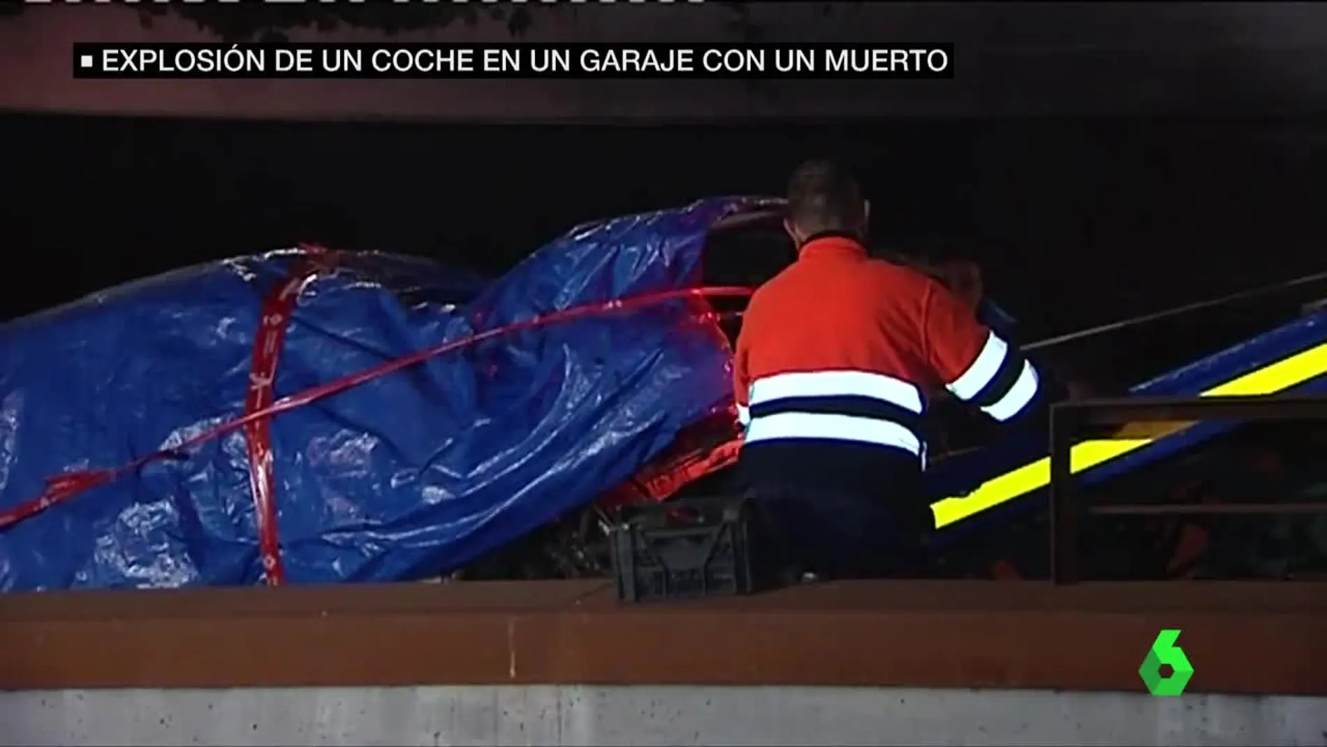 Retiran el coche tras la explosión en Viladecans