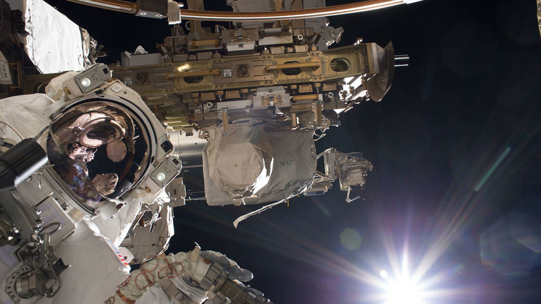 Amanece en la Estación Espacial Internacional
