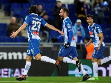 Los jugadores del Espanyol celebran un gol ante el Tenerife Los jugadores del Espanyol celebran un gol ante el Tenerife