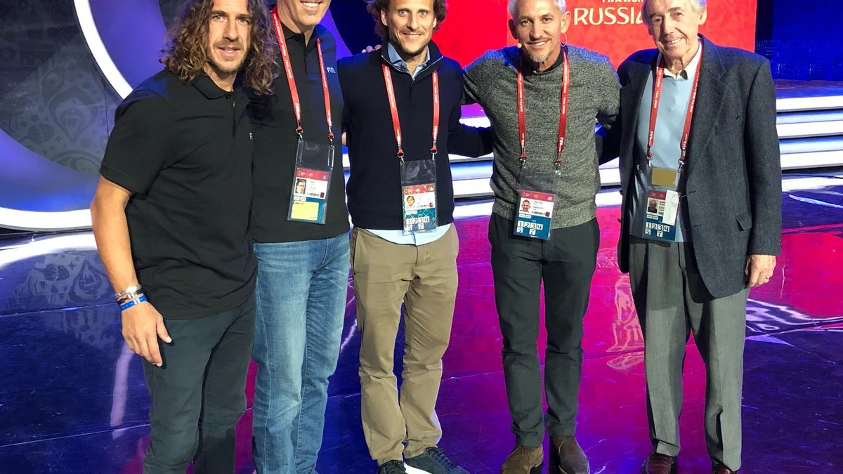 Puyol, junto a Blanc, Forlán y Lineker