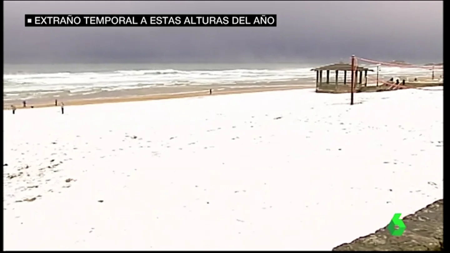 La playa de San Sebastián nevada. La playa de San Sebastián nevada.
