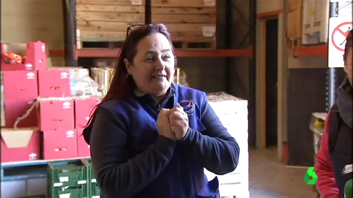 Leonor, beneficiaria y voluntaria del banco de alimentos