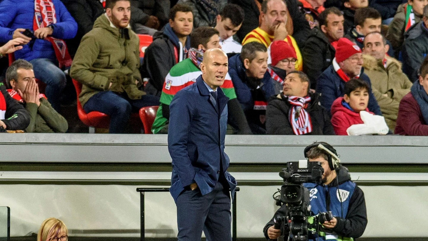Zinedine Zidane, en la banda de San Mamés Zinedine Zidane, en la banda de San Mamés