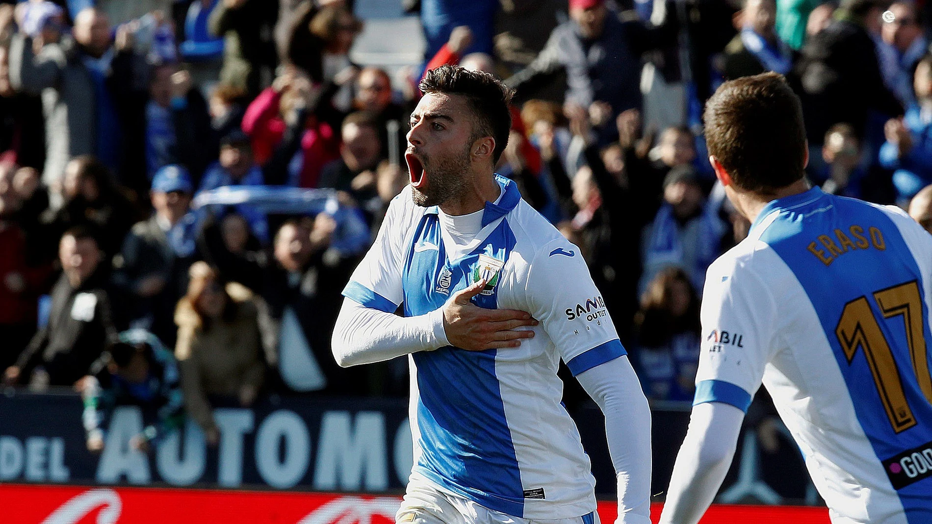 Diego Rico celebra su gol ante el Villarreal