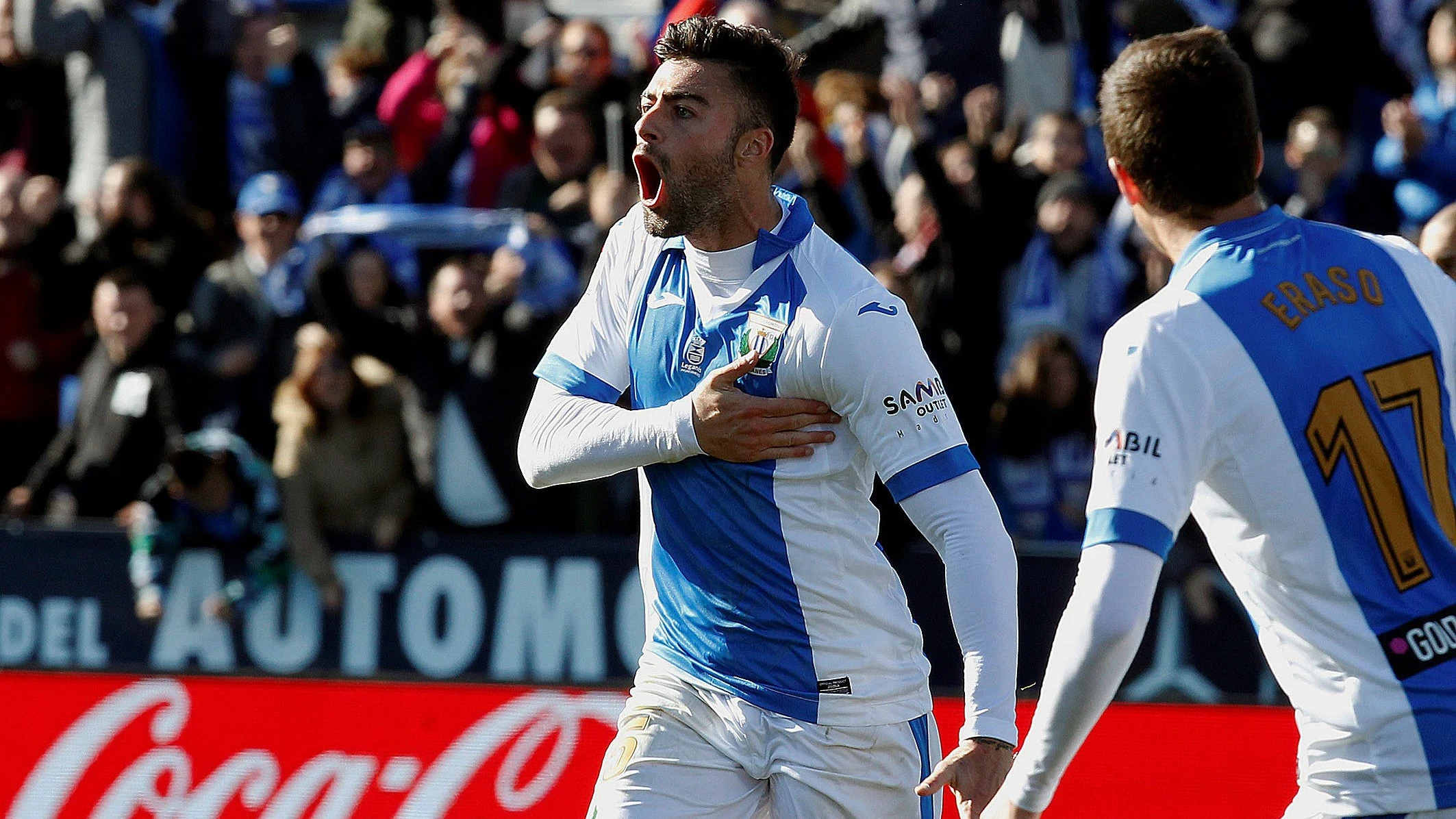 Diego Rico celebra su gol ante el Villarreal