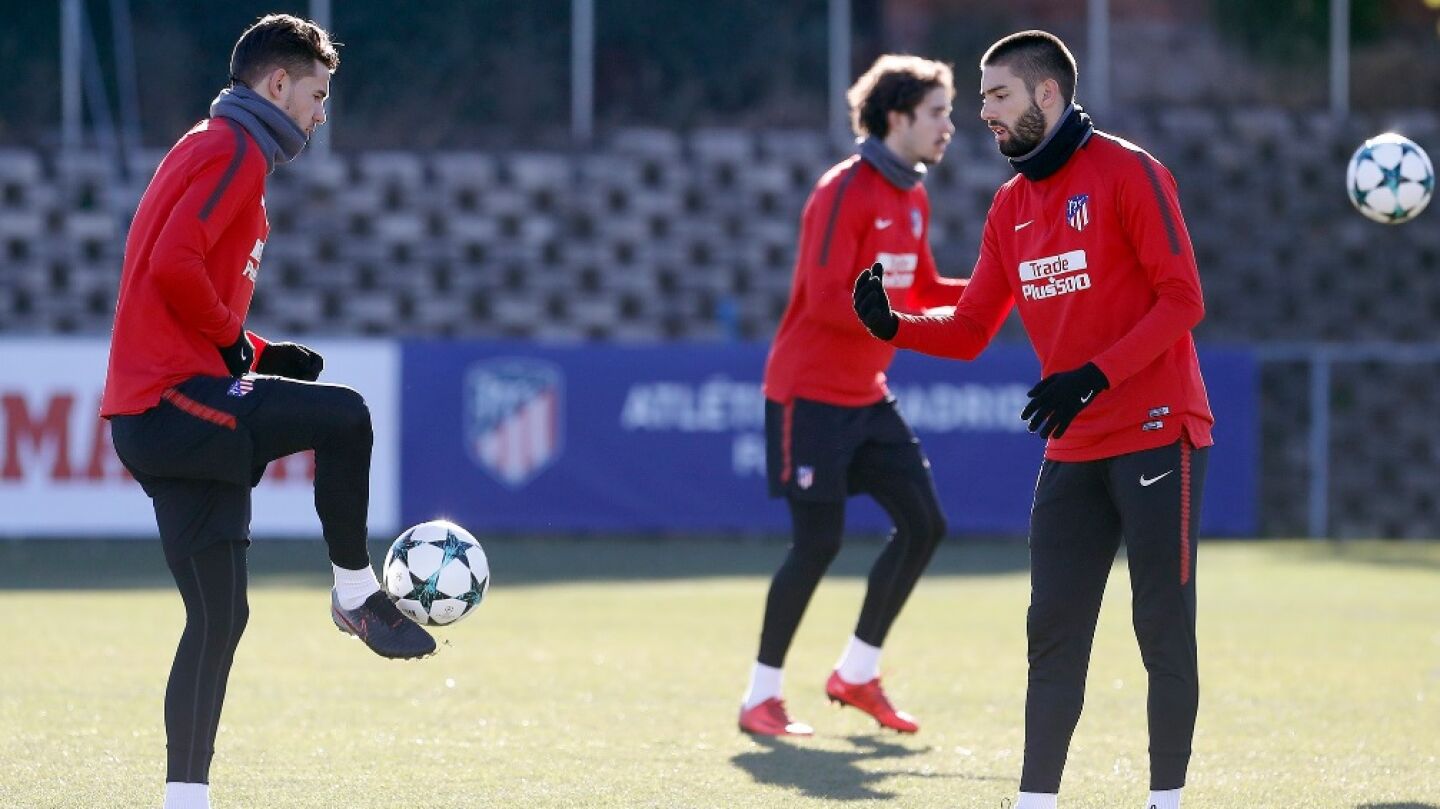 Losa jugadores del Atl&eacute;tico se entrenan antes de la Champions