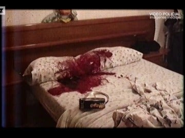 Salen a la luz las imágenes que grabó la policía de la escena del crimen del asesino de la catana: "Madre mía de mi vida..." Salen a la luz las imágenes que grabó la policía de la escena del crimen del asesino de la catana: "Madre mía de mi vida..."
