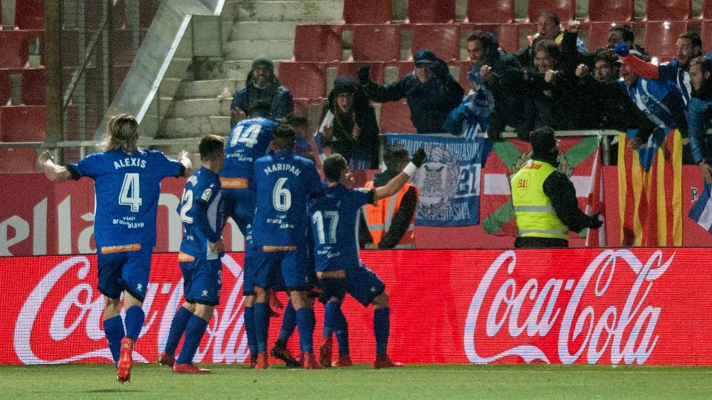 Los jugadores del Alavés celebran la remontada ante el Girona Los jugadores del Alavés celebran la remontada ante el Girona
