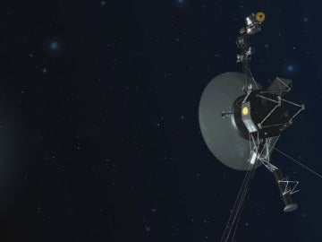 El equipo de la Voyager ha encendido una serie de propulsores localizados en la parte trasera de la nave 