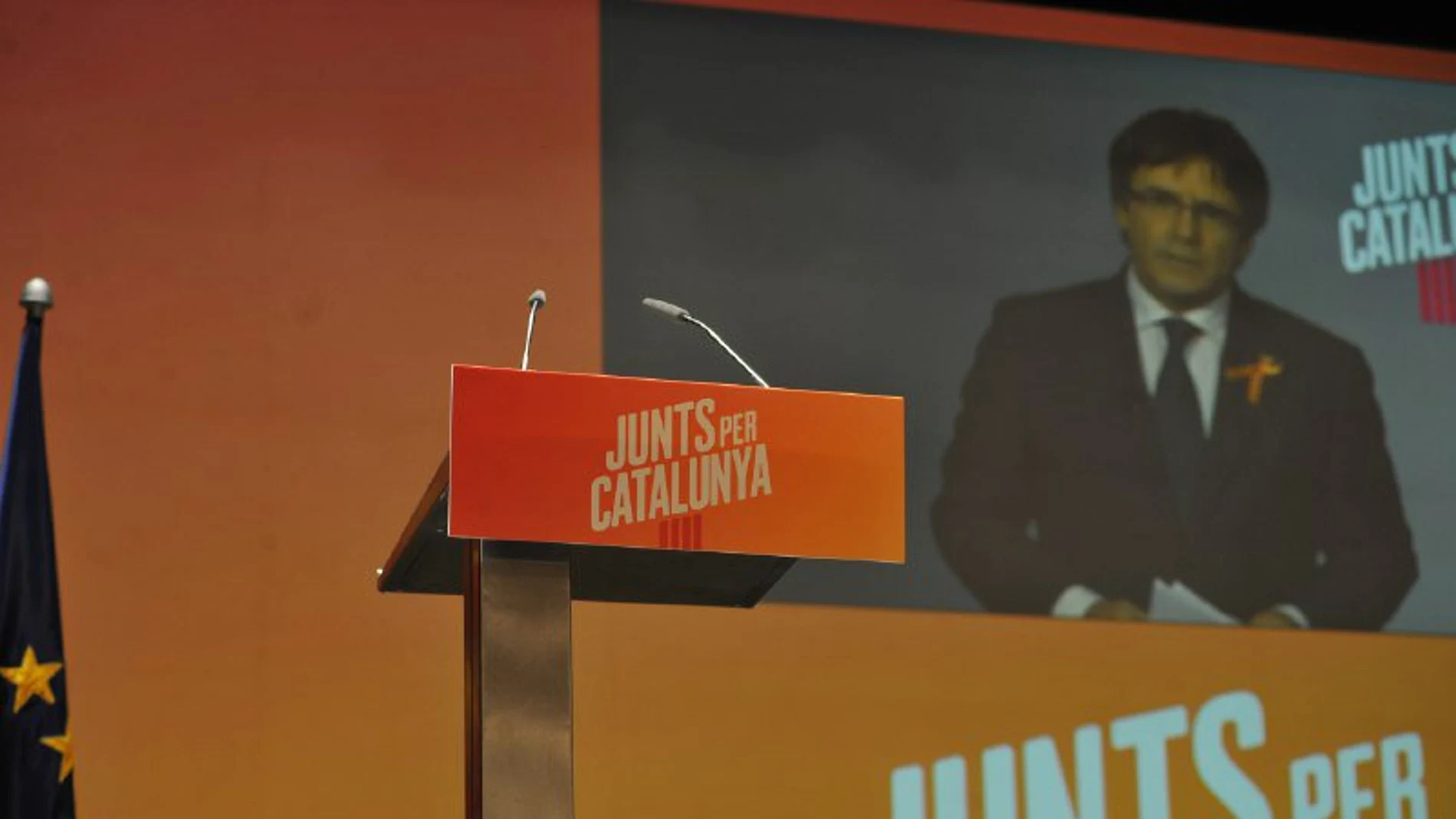 El expresident Carles Puigdemont participa en un mitin desde Bruselas