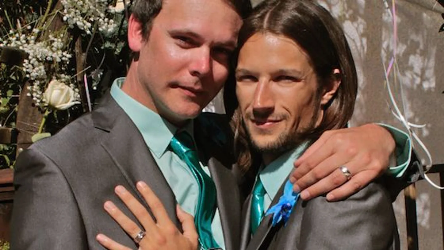 Charlie y David, la pareja que denunció a un pastelero homófobo Charlie Craig y David Mullins