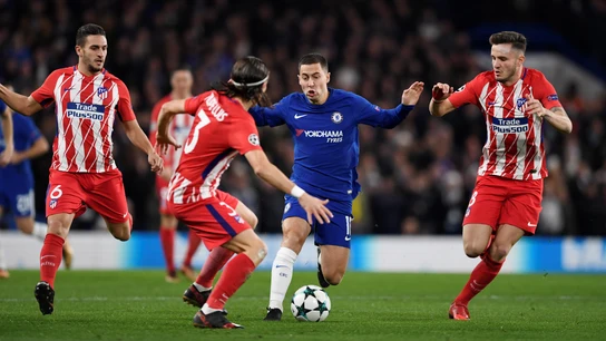 Hazard controla un balón ante Filipe, Koke y Saúl Hazard controla un balón ante Filipe, Koke y Saúl