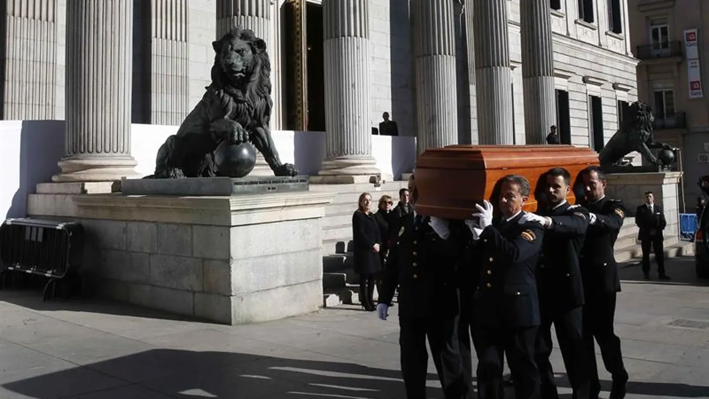 Llegada del féretro con los restos mortales del expresidente del Congreso Manuel Marín Llegada del féretro con los restos mortales del expresidente del Congreso Manuel Marín