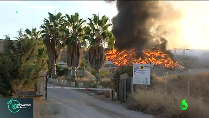 Incendio en una planta de reciclaje