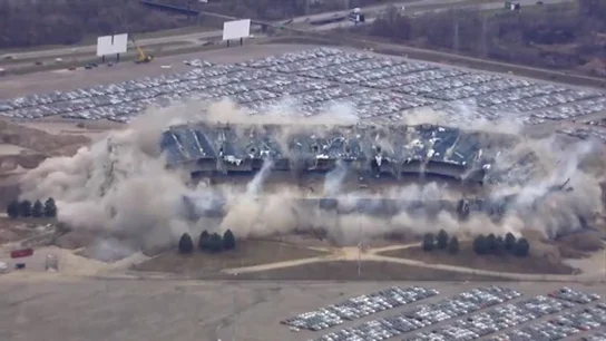 El insólito fracaso de la demolición del estadio de Silverdome en Detroit El insólito fracaso de la demolición del estadio de Silverdome en Detroit