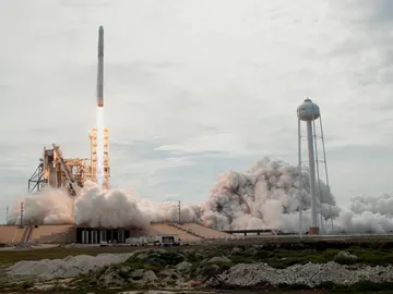 El pasado ocho de diciembre partió el carguero Dragon de Space X en la decimotercera misión de la empresa El pasado ocho de diciembre partió el carguero Dragon de Space X en la decimotercera misión de la empresa