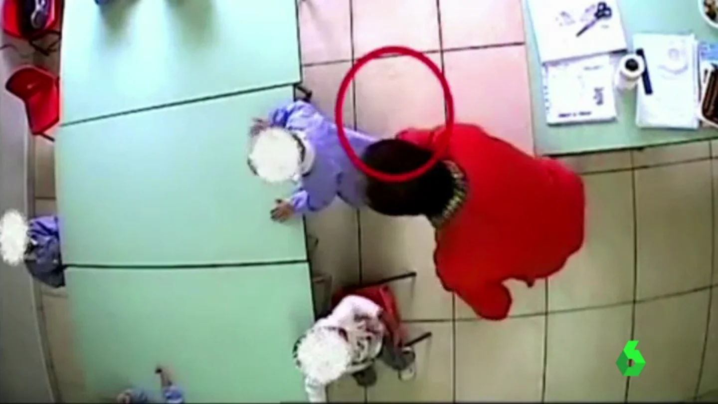 Dos profesoras de una guardería italiana aterrorizaban a los pequeños Dos profesoras de una guardería italiana aterrorizaban a los pequeños
