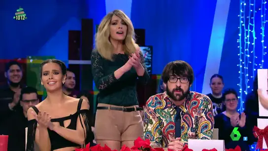 Anna Simon canta por sevillanas para que Quique Peinado se arranque a bailar Anna Simon canta por sevillanas para que Quique Peinado se arranque a bailar