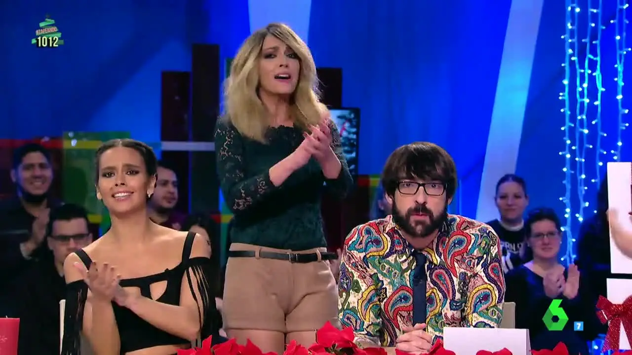 Anna Simon canta por sevillanas para que Quique Peinado se arranque a bailar Anna Simon canta por sevillanas para que Quique Peinado se arranque a bailar