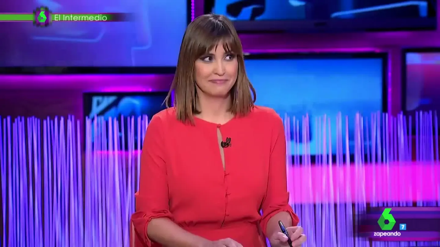 El gran susto de Sandra Sabatés en El Intermedio que han capturado las cámaras del programa El gran susto de Sandra Sabatés en El Intermedio que han capturado las cámaras del programa