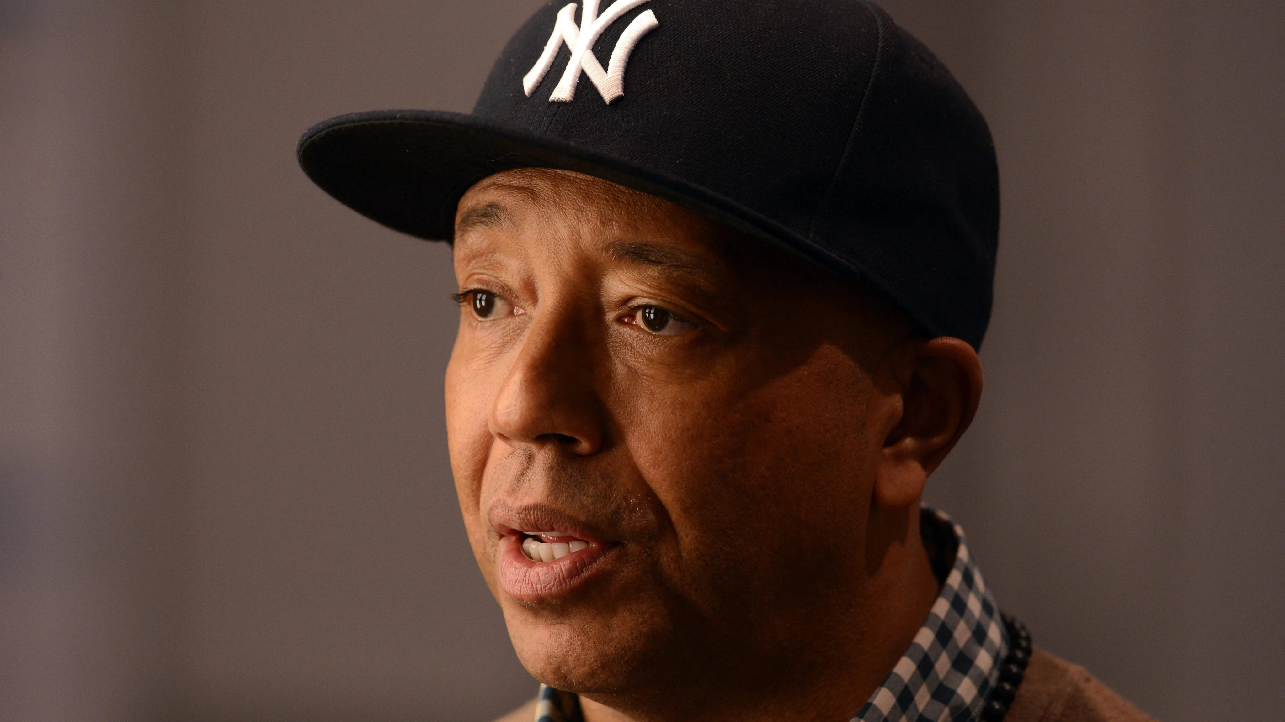 La policía investiga al productor musical Russell Simmons por presunta violación