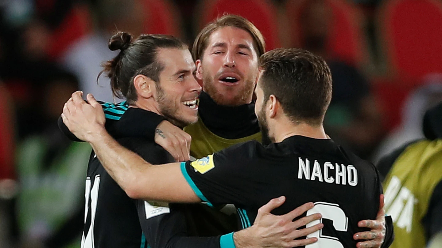 Bale se abraza a Ramos y Nacho tras su gol ante Al Jazeera Bale se abraza a Ramos y Nacho tras su gol ante Al Jazeera