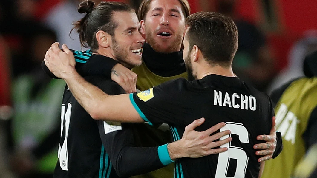 Bale se abraza a Ramos y Nacho tras su gol ante Al Jazeera