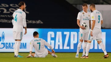 Cristiano Ronaldo se duele de una entrada en la final del Mundial de Clubes