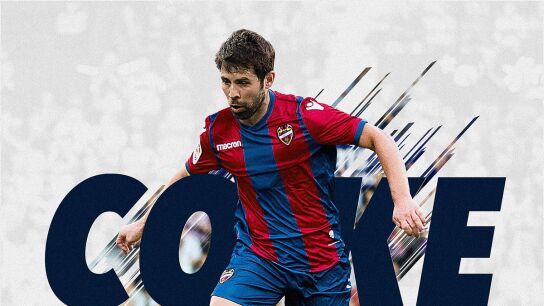 Coke, con la camiseta del Levante