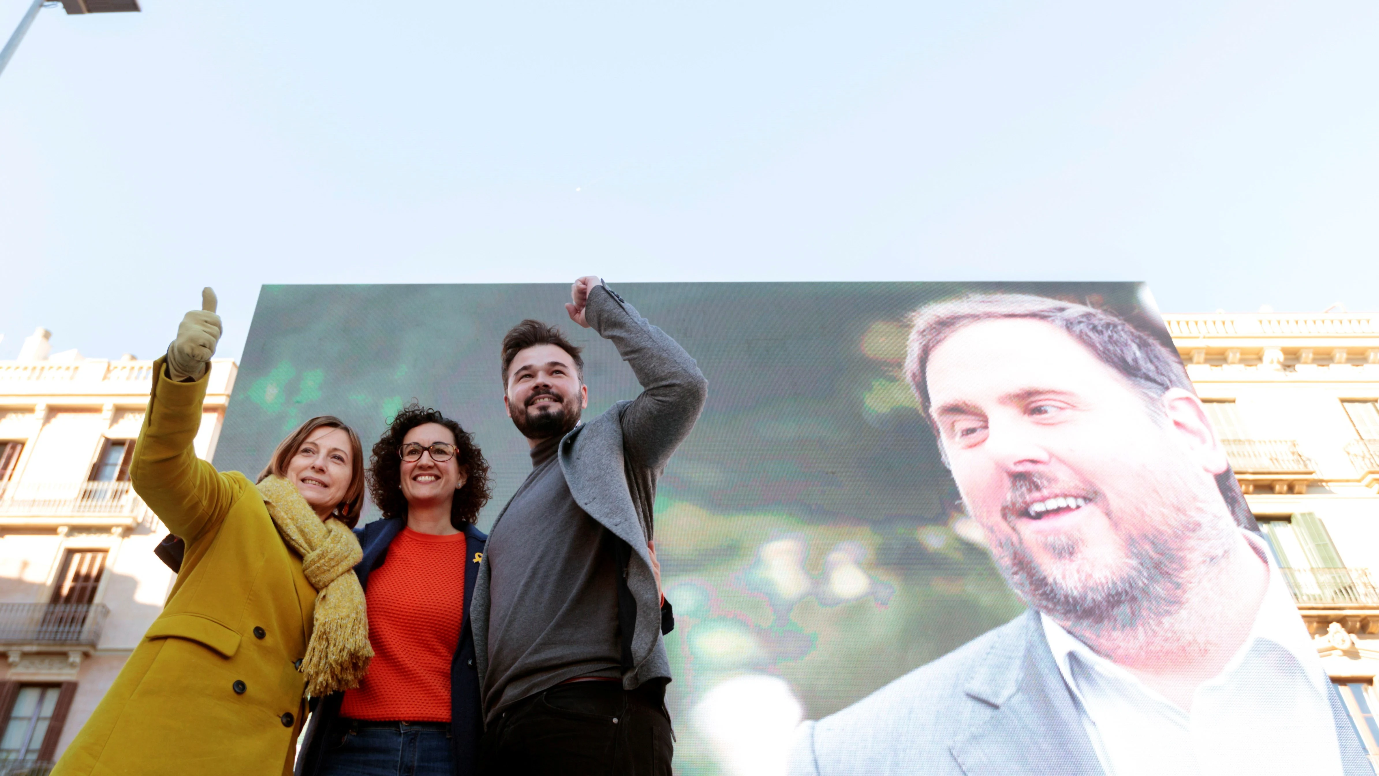 Marta Rovira, Carme Forcadell y Gabriel Rufián durante el acto central de campaña de Esquerra celebrado en Barcelona