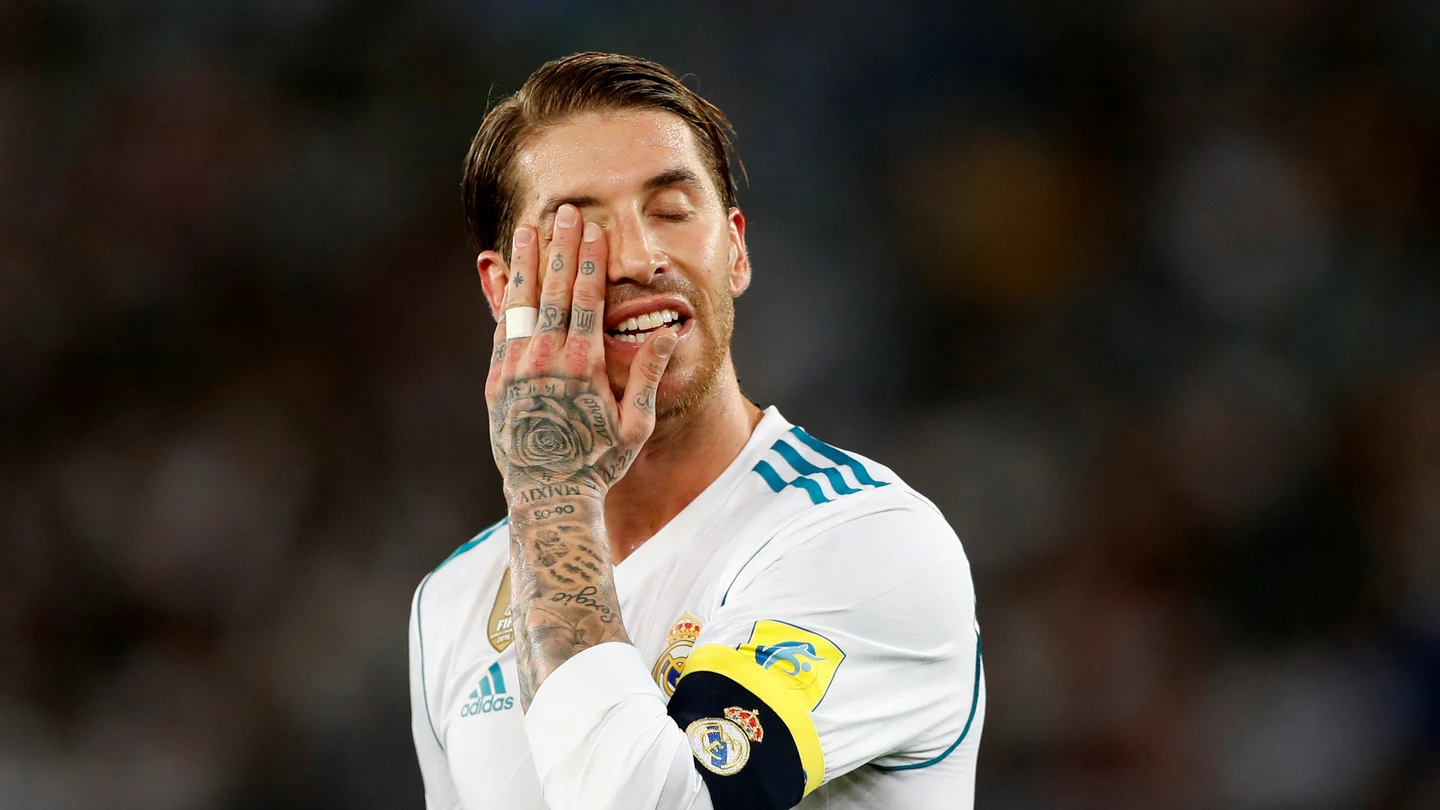 Sergio Ramos se lleva la mano a la cara durante la final del Mundial de Clubes Sergio Ramos se lleva la mano a la cara durante la final del Mundial de Clubes