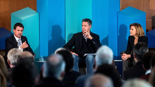 El candidato del PPC a la presidencia de la Generalitat, Xavier García Albiol, y María Dolores de Cospedal, intervienen en un desayuno-coloquio junto a Manuel Valls El candidato del PPC a la presidencia de la Generalitat, Xavier García Albiol, y María Dolores de Cospedal, intervienen en un desayuno-coloquio junto a Manuel Valls