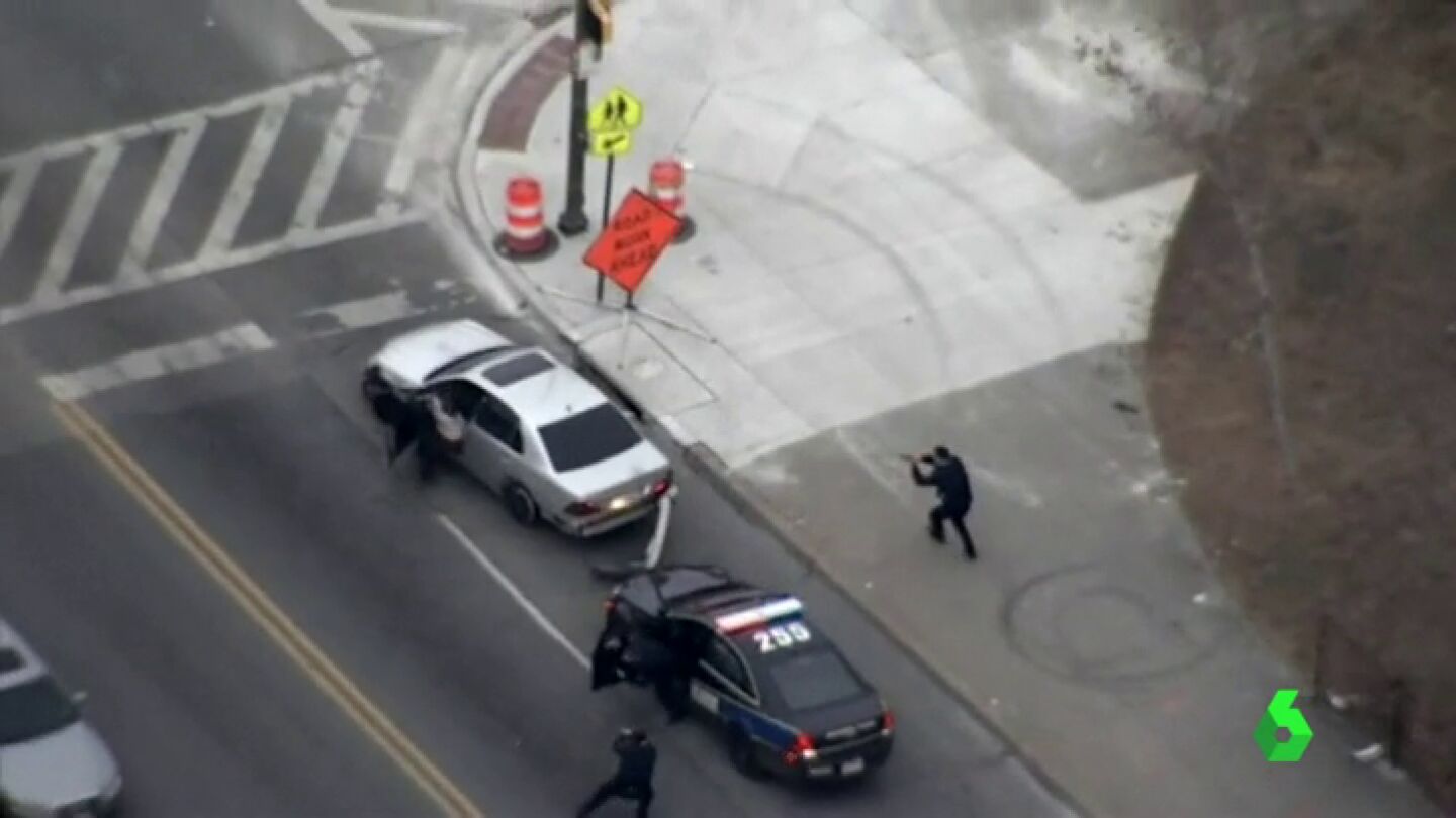 Persecuci&oacute;n con disparos en Baltimore