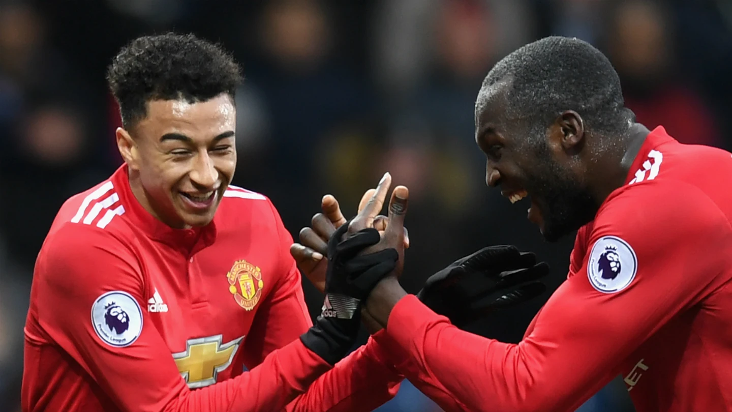 Lingard celebra un gol con Lukaku Lingard celebra un gol con Lukaku