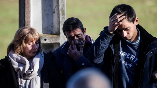 Más de un centenar de amigos y vecinos de Ana Enjamio se han reunido hoy en su aldea natal del municipio coruñés de Boqueixón para homenajear su memoria cuando se cumple un año de tan triste muerte Más de un centenar de amigos y vecinos de Ana Enjamio se han reunido hoy en su aldea natal del municipio coruñés de Boqueixón para homenajear su memoria cuando se cumple un año de tan triste muerte