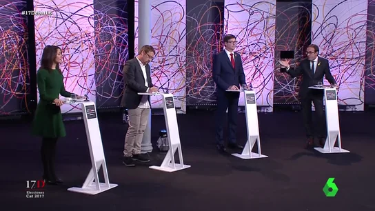Arrimadas interrumpe a Rull durante su discurso en 'El Debat' Arrimadas interrumpe a Rull durante su discurso en 'El Debat'