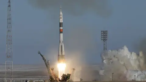Despegue de la nave Soyuz rumbo a la Estación Espacial Internacional Despegue de la nave Soyuz rumbo a la Estación Espacial Internacional
