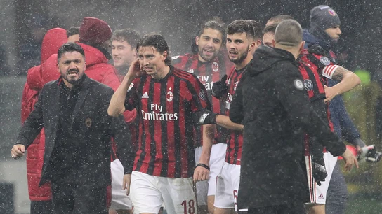 Gattuso y los jugadores del Milan se retiran a vestuarios tras un partido Gattuso y los jugadores del Milan se retiran a vestuarios tras un partido