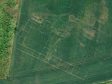 Las líneas que delimitan una antigua villa romana en Google Maps. Las líneas que delimitan una antigua villa romana en Google Maps.