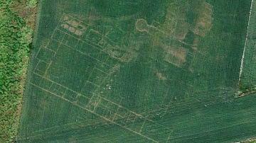 Las líneas que delimitan una antigua villa romana en Google Maps.