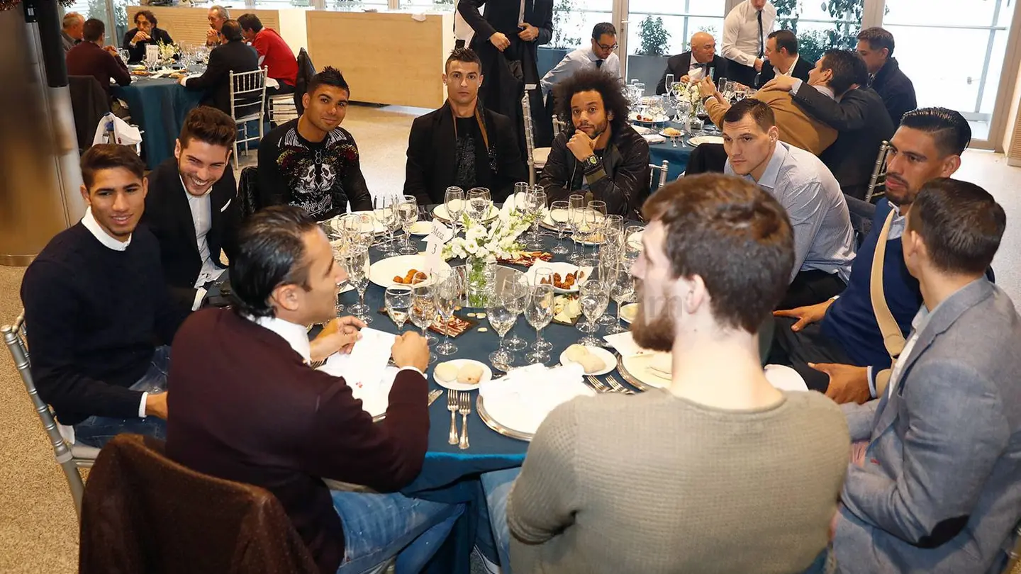 Los jugadores del Real Madrid durante la comida de Navidad Los jugadores del Real Madrid durante la comida de Navidad