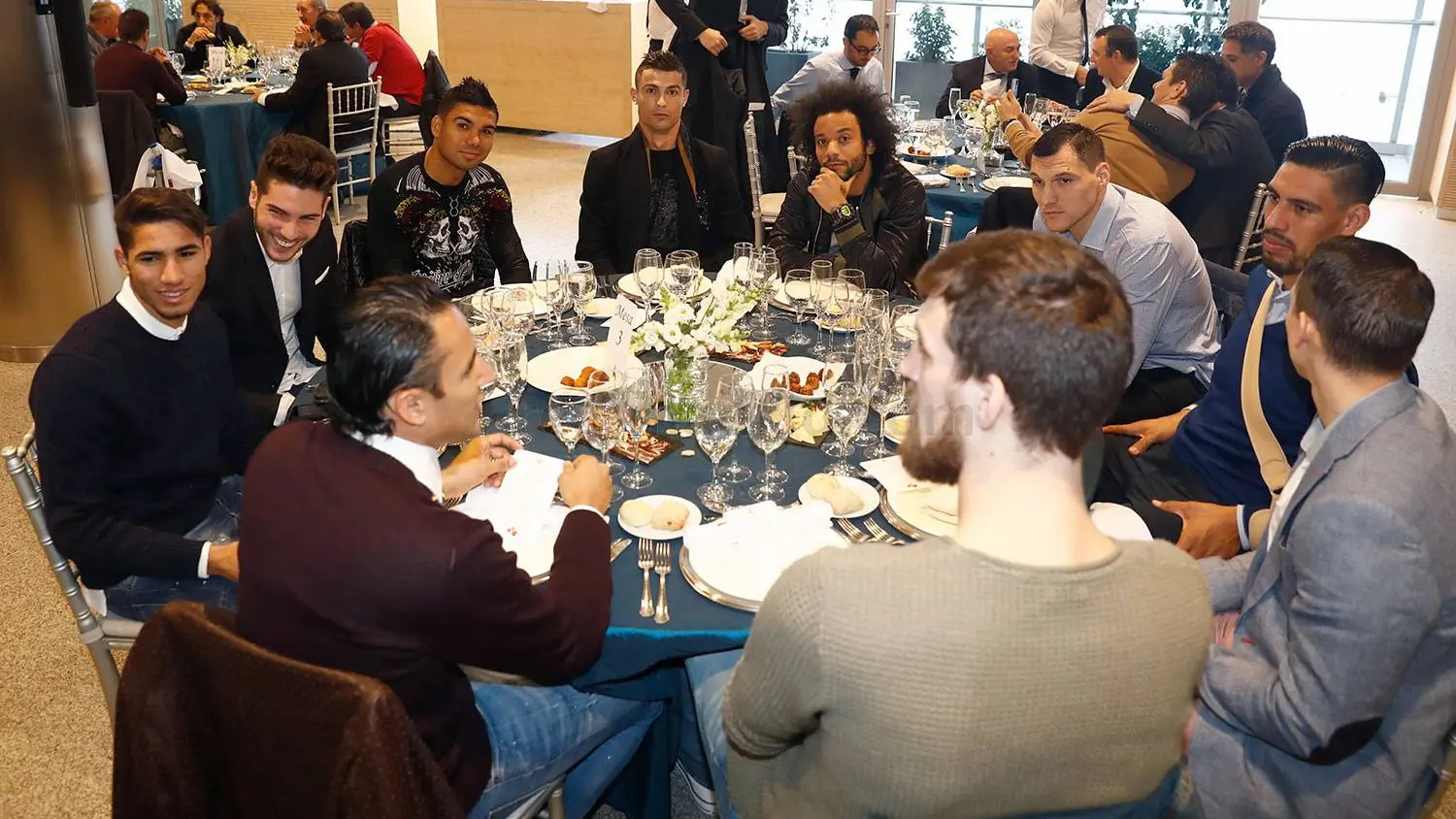 Los jugadores del Real Madrid durante la comida de Navidad Los jugadores del Real Madrid durante la comida de Navidad