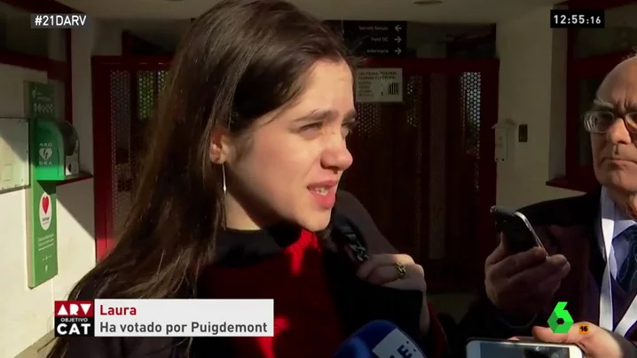 Laura Sancho, la joven que votó por Puigdemont