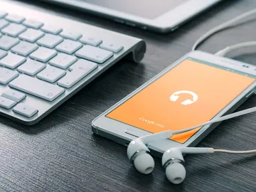 Escuchar música con cascos Escuchar música con cascos